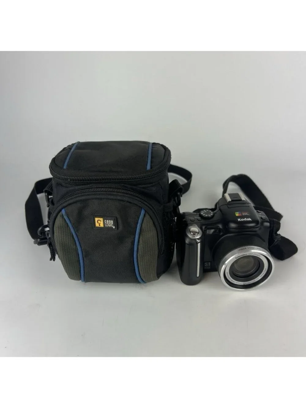 Kodak EasyShare P850 5.1MP Digital Camera Battery Case Logic Bag Untested